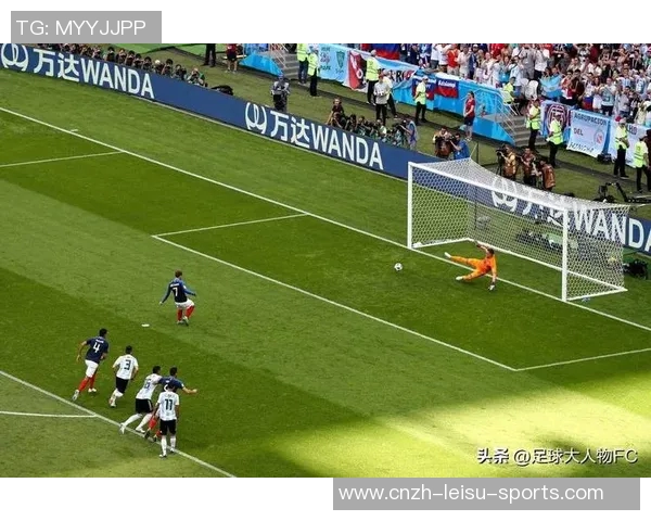 足球词典：深入解析足球术语与战术，提升你的足球知识与观赛体验